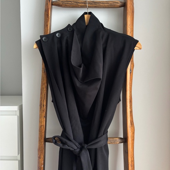 L’Autre Cote GGD Japanese Sleeveless Black Dress / Overlay - Picture 4 of 17